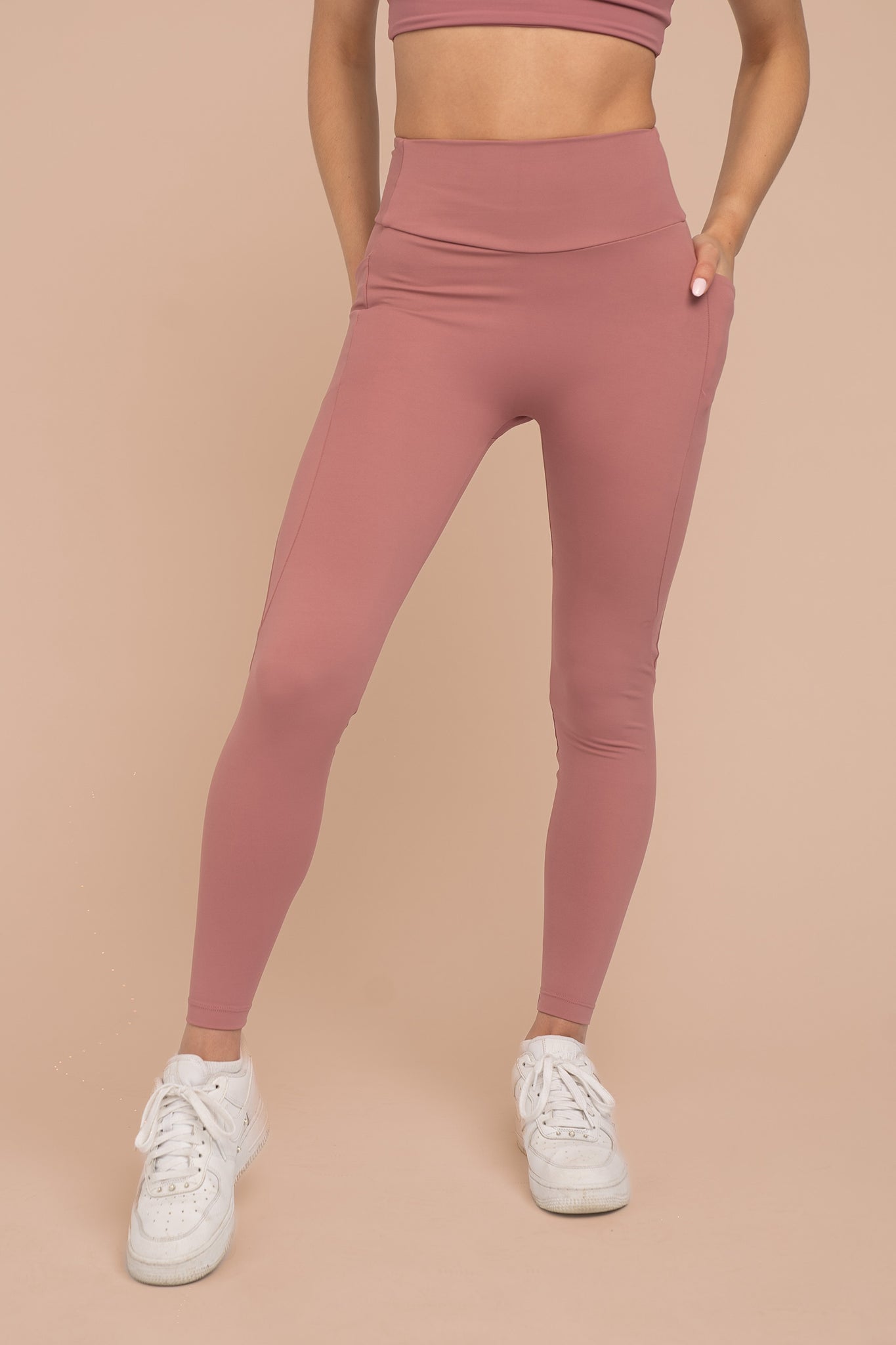 Activewear tights with pockets hotsell