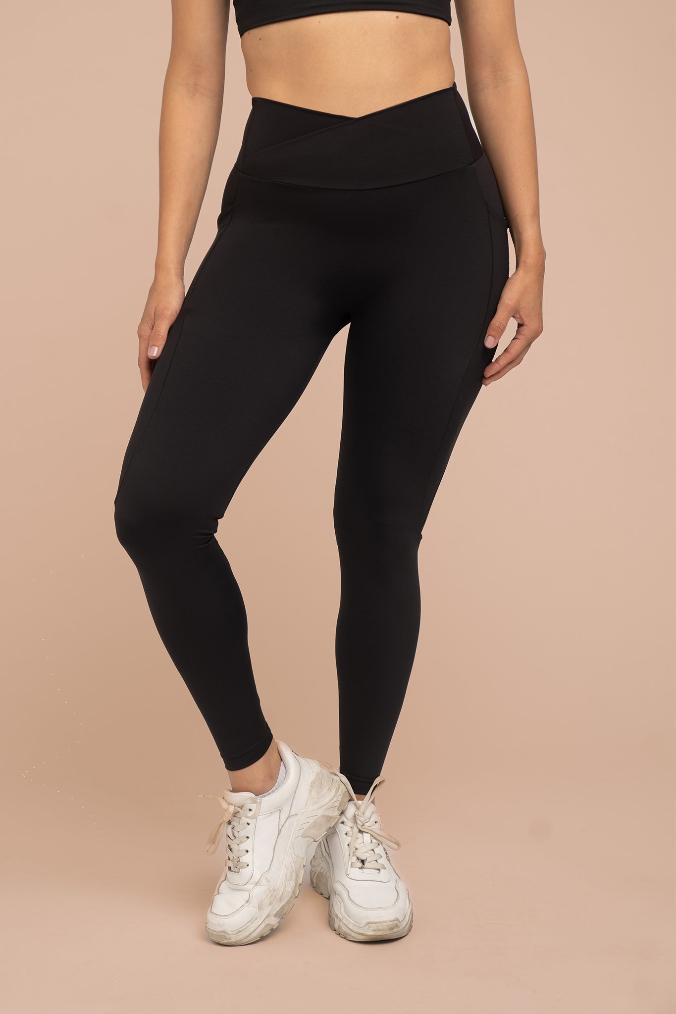 Compressive Wrap Legging with Pockets Black